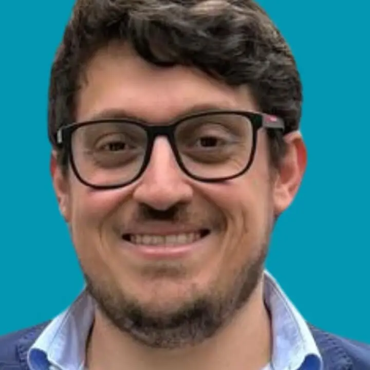 Chi ha ucciso la politica? Emanuele Cristelli a Siderno per discutere di crisi della rappresentanza e futuro della democrazia\n