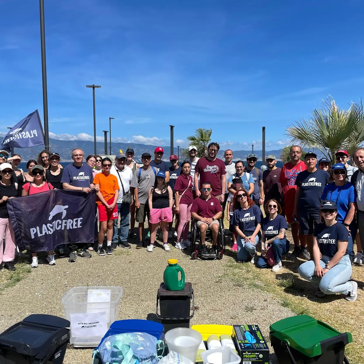 Reggio Calabria, volontari uniti per l’ambiente: raccolti 4,5 kg di mozziconi con Plastic Free\n