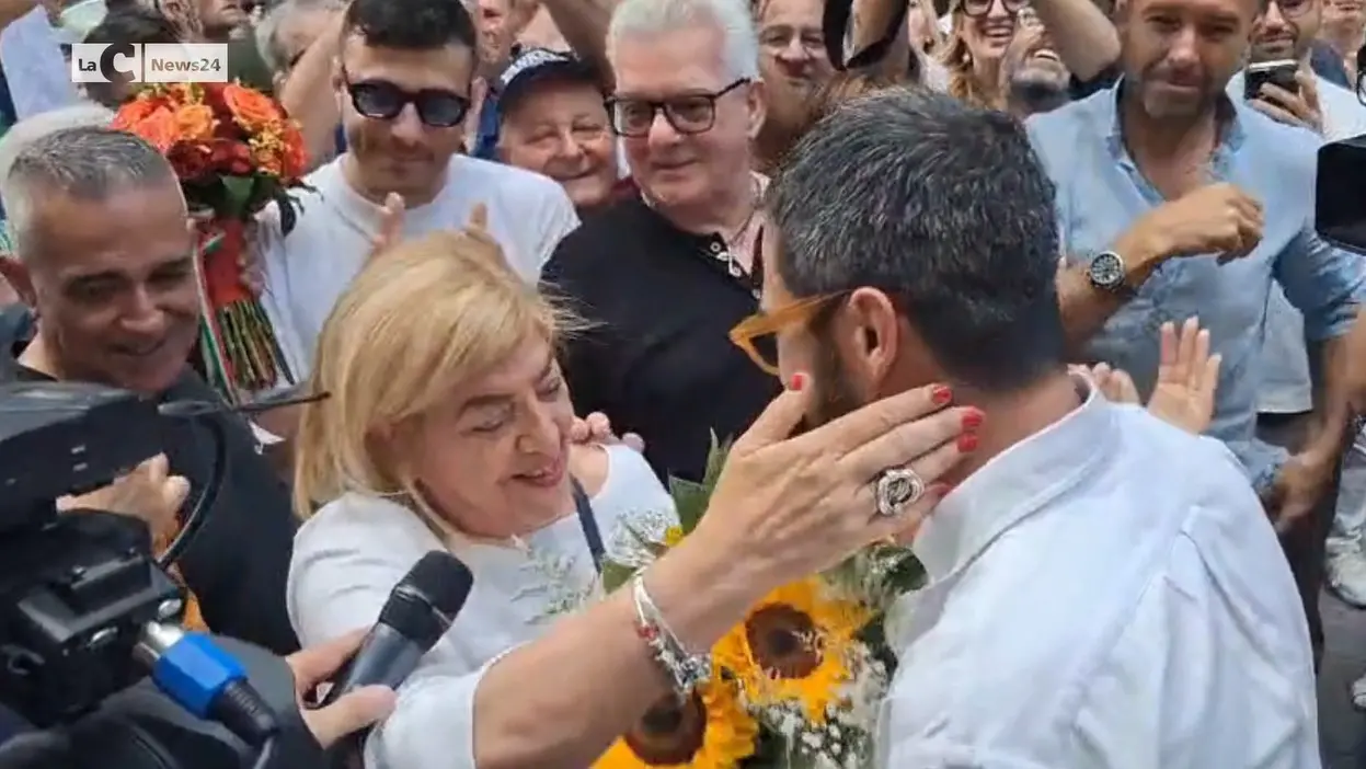 Ballottaggio Castrovillari, festa per la vittoria di Anna De Gaio