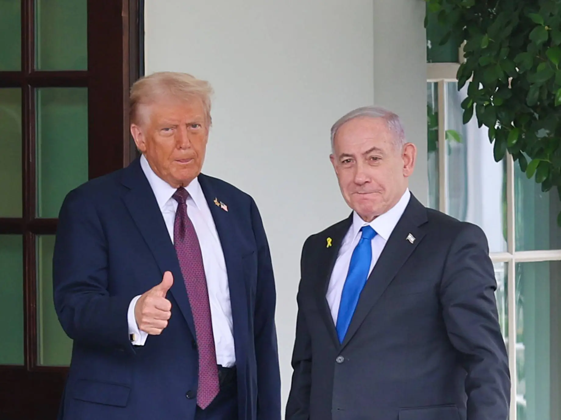 Trump frena Israele: «L’accordo con l’Iran potrebbe arrivare entro 2-3 giorni, siamo alle fasi finali»