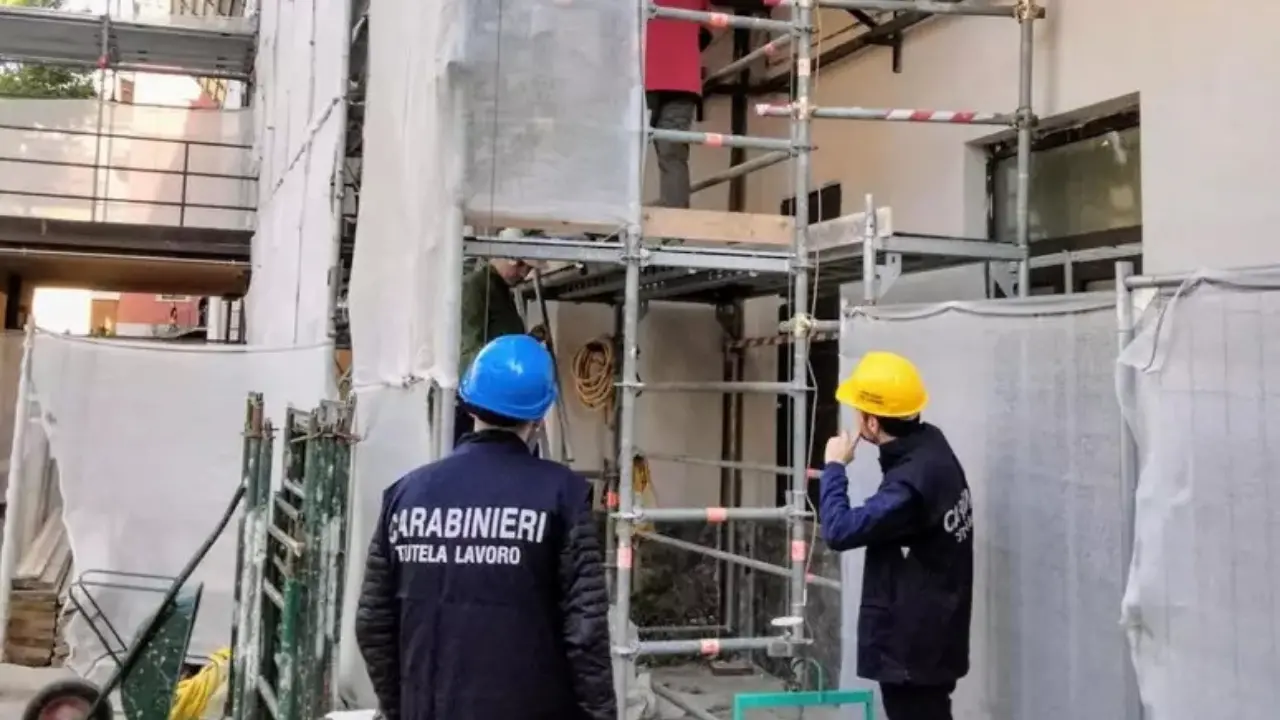 A Crotone il lavoro è nero (e insicuro):\u00A040% di dipendenti senza contratto e\u00A0maxi multa da 180mila euro\n