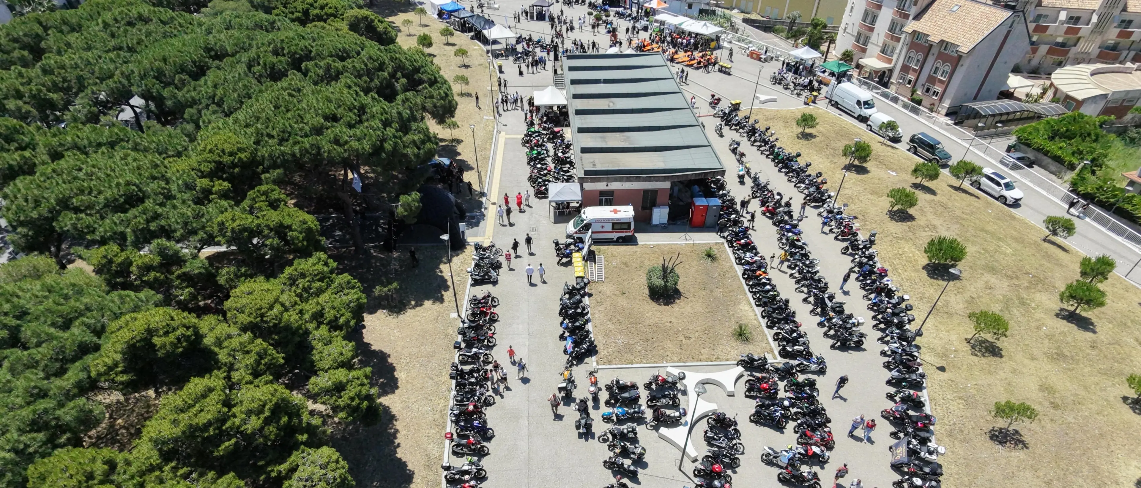 A Reggio\u00A0oltre 1.500 moto e migliaia di appassionati da tutto il Sud Italia per il 1° Motoraduno cittadino\n