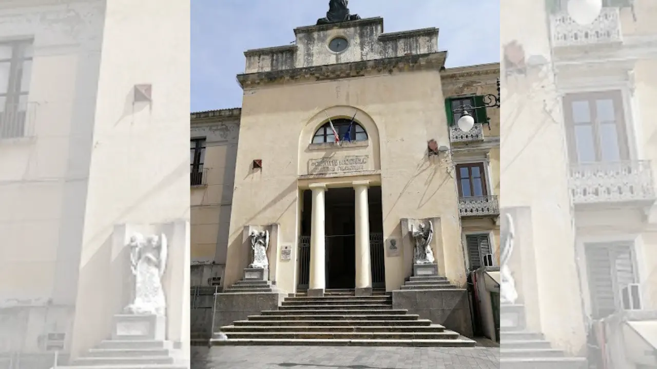 Vibo, i Rotary cittadini donano un corrimano per migliorare l’accesso al Santuario di Santa Maria degli Angeli\n