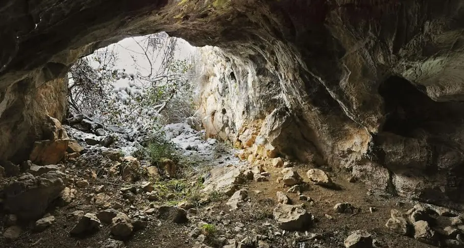Un tesoro sotto terra: a San Lorenzo Bellizzi un convegno e una mostra sulle grotte preistoriche\n