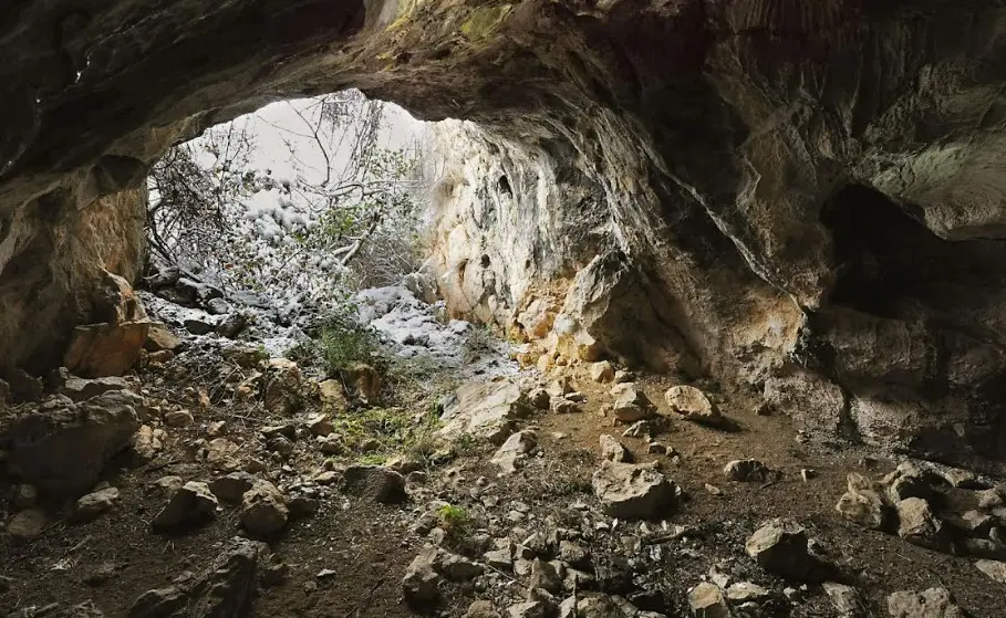 Un tesoro sotto terra: a San Lorenzo Bellizzi un convegno e una mostra sulle grotte preistoriche\n