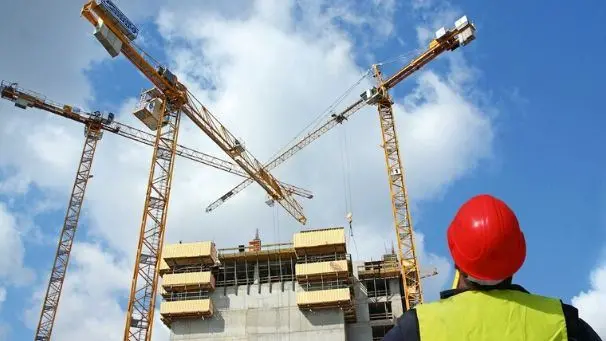 Fillea\u00A0Cgil\u00A0attacca la Regione: «Serve subito un’ordinanza per fermare i cantieri nelle ore più critiche»\n