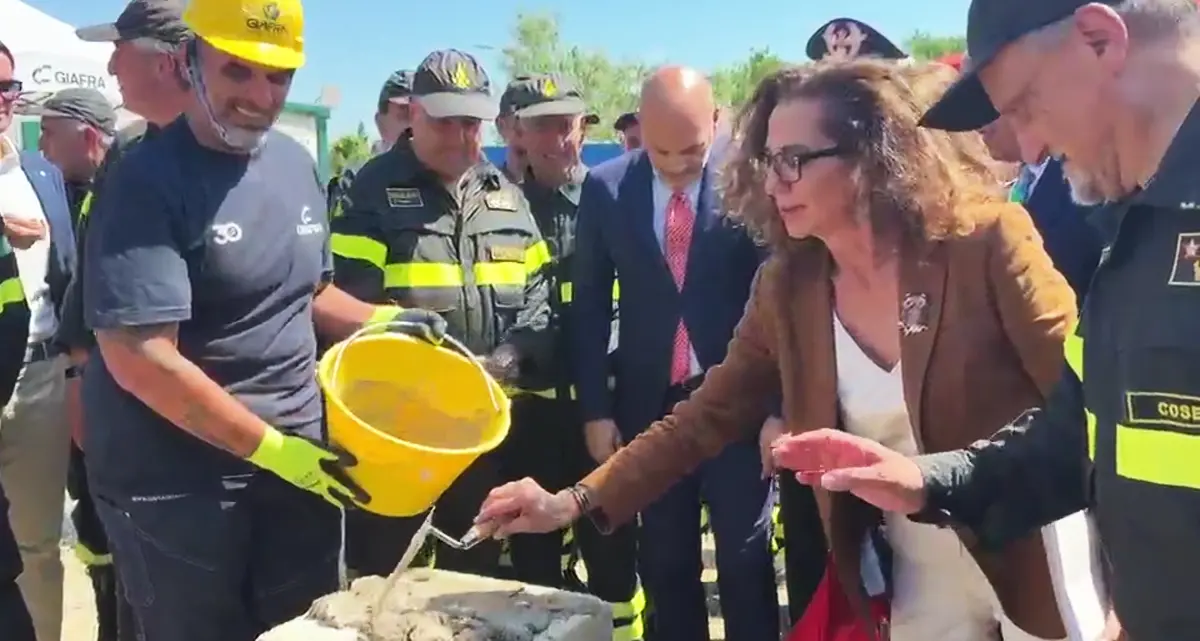 Nuova caserma dei Vigili del fuoco di Cosenza, prima pietra e 33 nuove unità per Trebisacce | VIDEO
