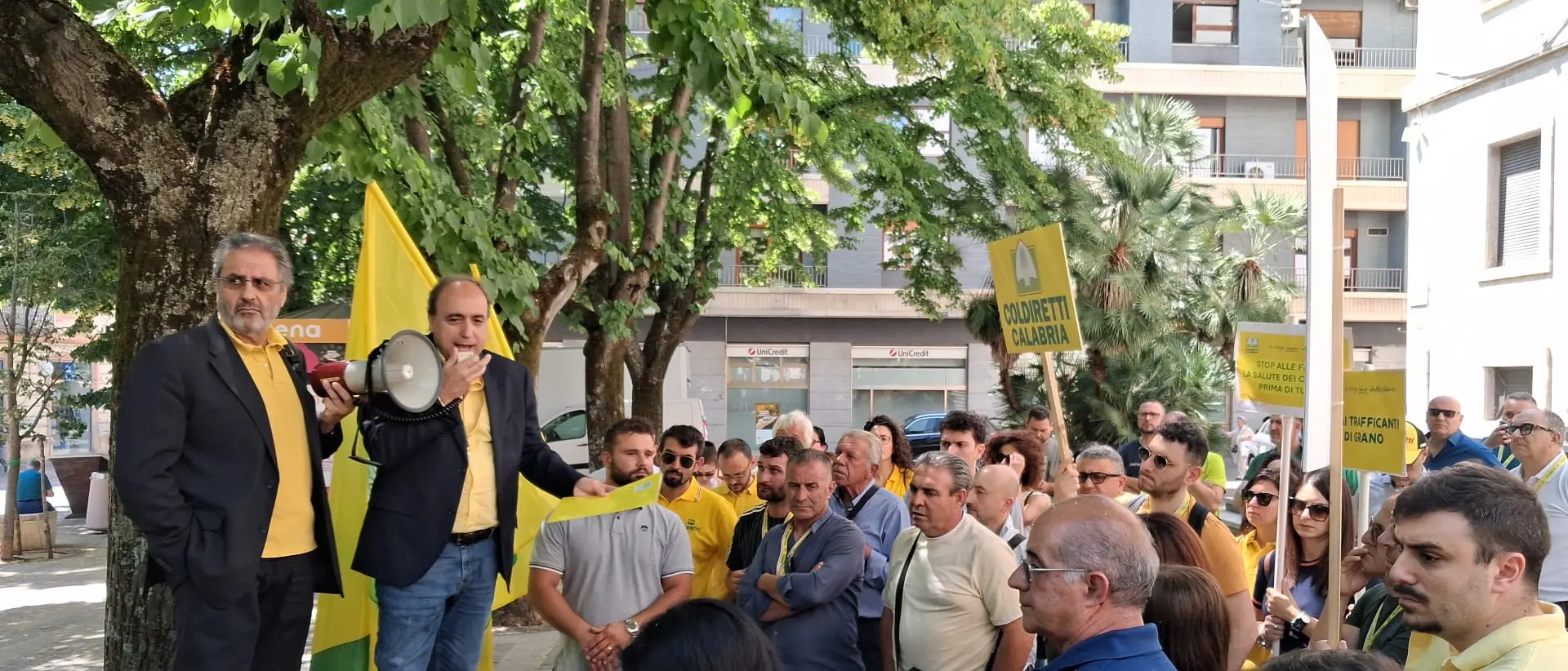 Cosenza, grano e olio al centro della protesta degli agricoltori della Coldiretti
