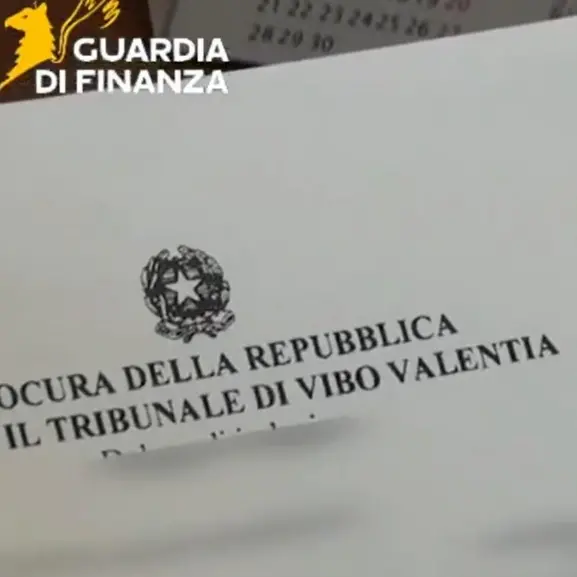 <p>Comune di Vazzano, sequestro da 462mila euro a 11 persone: sotto accusa un presunto sistema di illeciti pagamenti</p>