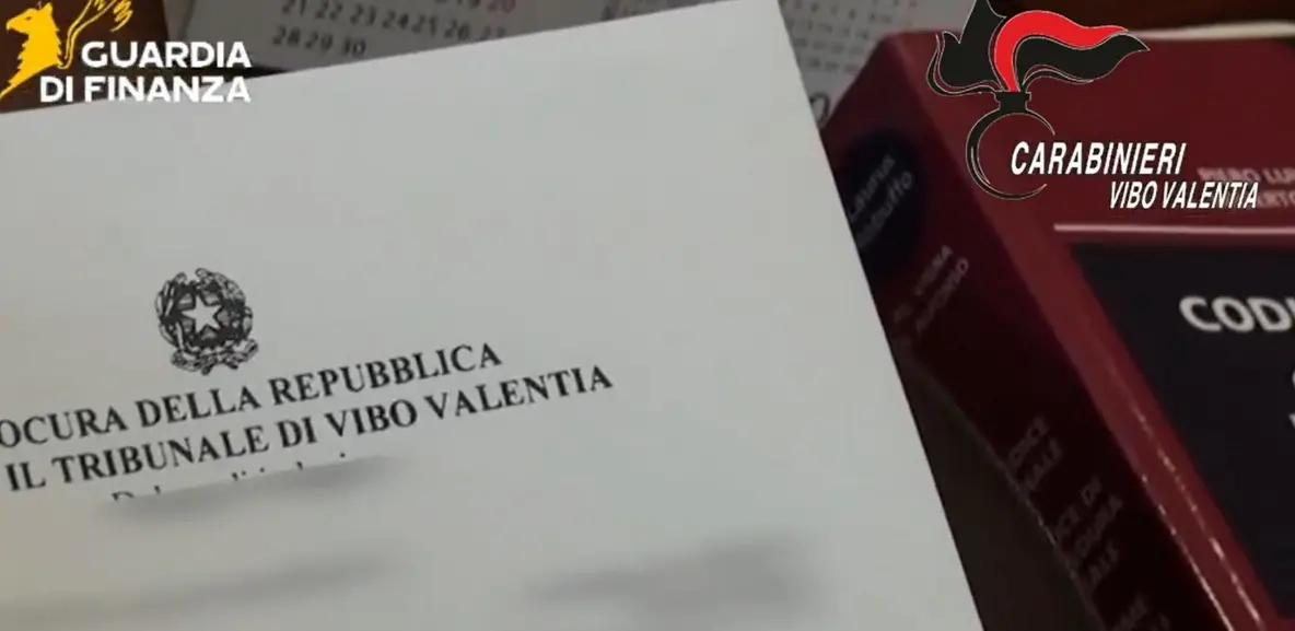<p>Comune di Vazzano, sequestro da 462mila euro a 11 persone: sotto accusa un presunto sistema di illeciti pagamenti</p>