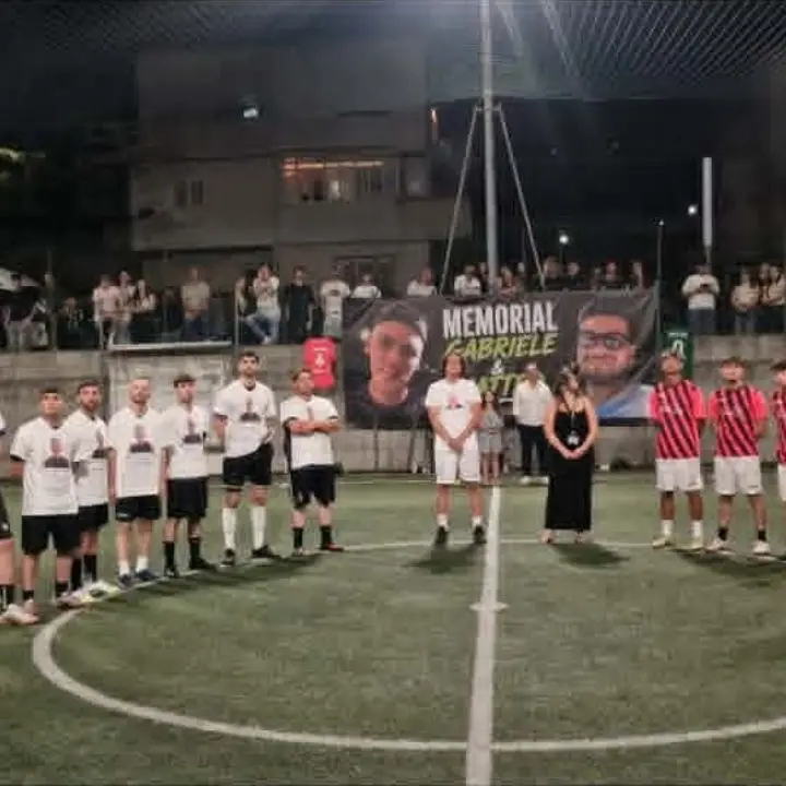 A Bivona il secondo Memorial Matteo e Gabriele, forti emozioni alla serata inaugurale: «Occasione preziosa per ricordarli»\n