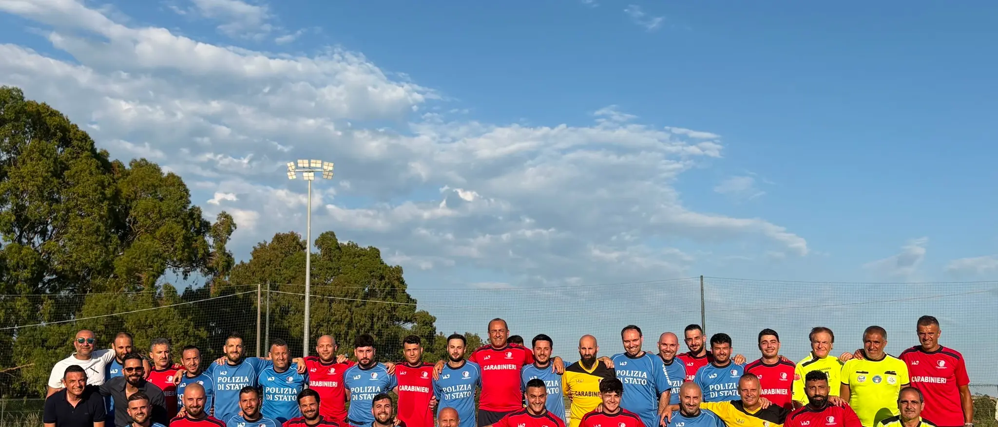 Sport ed emozioni, amichevole di inizio estate tra Polizia e Carabinieri di Catanzaro\n