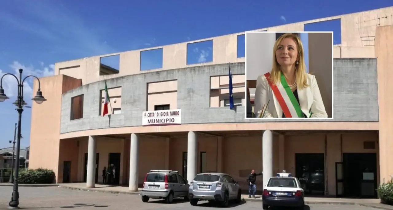 A Gioia Tauro 288 mila euro per acquisto di arredi scolastici. Il sindaco\u00A0Scarcella: «Città a misura di bambino»\n