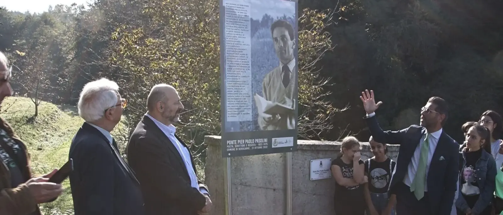 Ariola ricorda Pier Paolo\u00A0Pasolini che nel 1963 visitò il paese e donò 50mila lire per costruire un ponte\n
