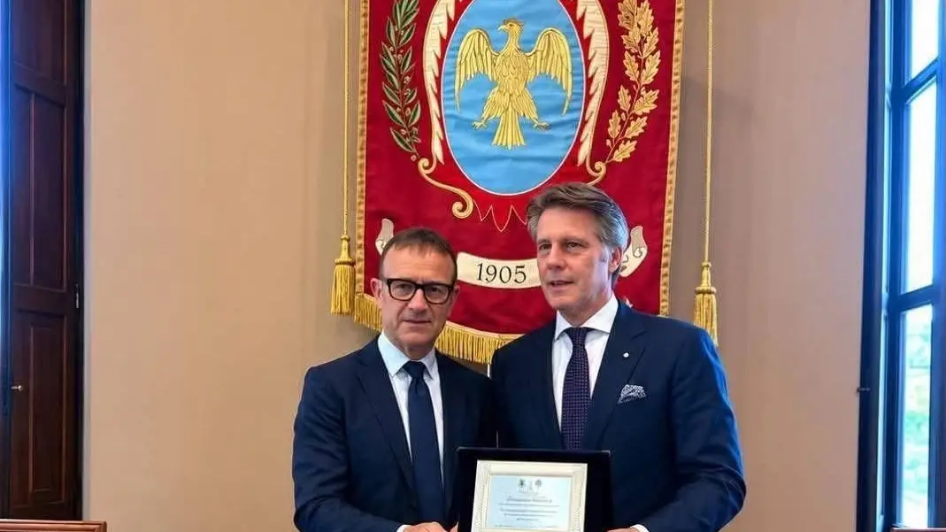 Locri, targa a Emanuele Filiberto di Savoia: la minoranza presenta un esposto al Prefetto\n