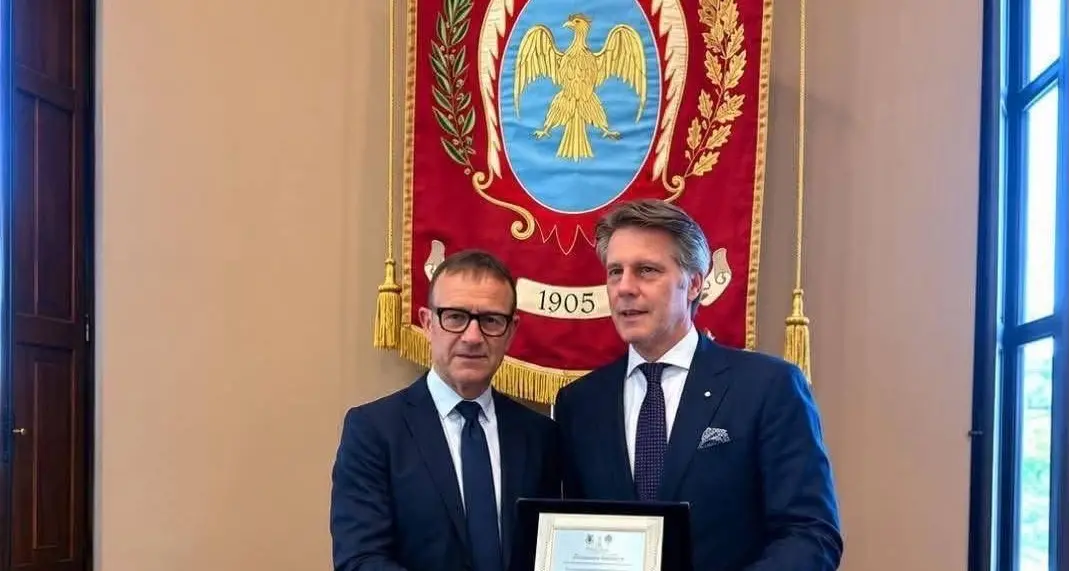 Locri, targa a Emanuele Filiberto di Savoia: la minoranza presenta un esposto al Prefetto\n