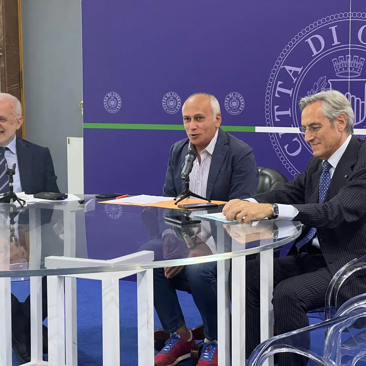 “Cosenza Vive”: presentato il nuovo programma per il commercio urbano\n