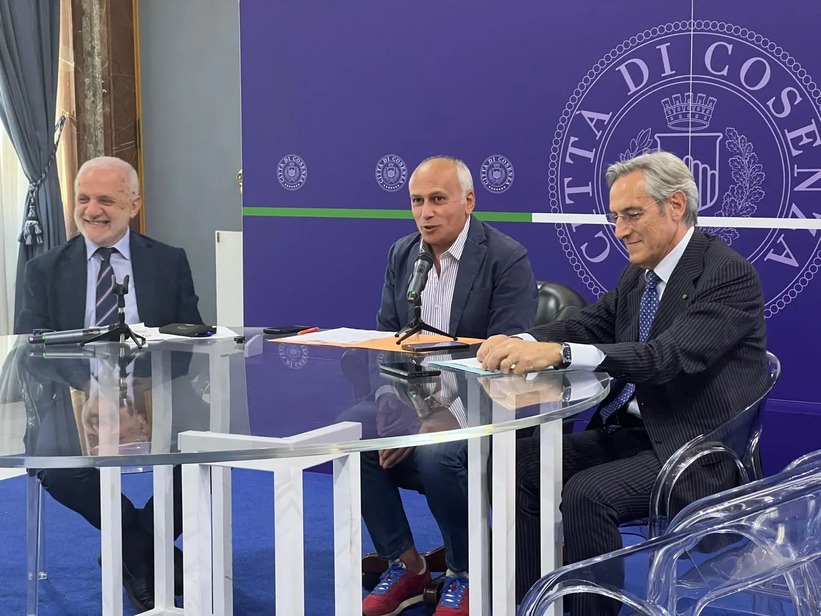 “Cosenza Vive”: presentato il nuovo programma per il commercio urbano\n