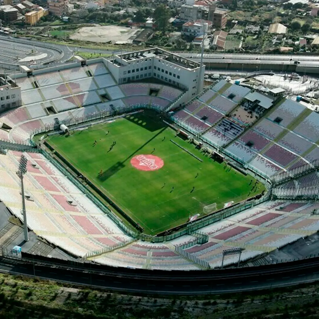 Cosenza, per l’iscrizione spunta il “Franco Scoglio”: chiesto lo stadio di Messina come campo alternativo\n