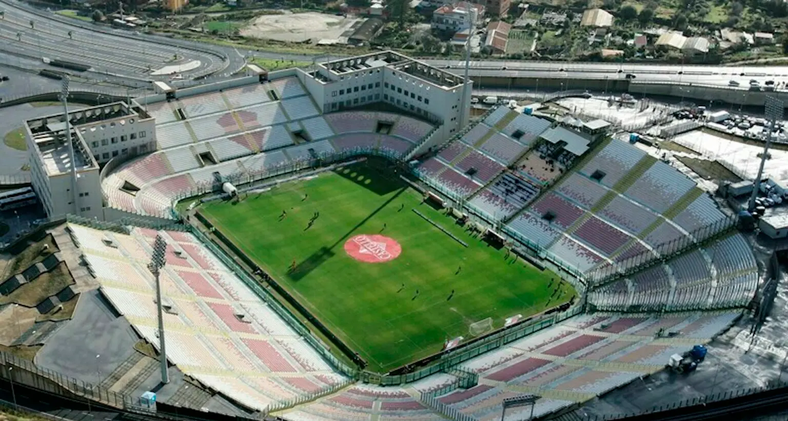 Cosenza, per l’iscrizione spunta il “Franco Scoglio”: chiesto lo stadio di Messina come campo alternativo\n