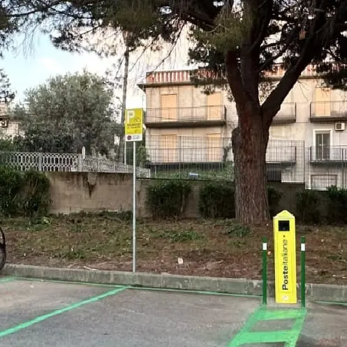 Poste Italiane,\u00A0dalle colonnine al fotovoltaico: tutte le scelte “green” in provincia di Reggio Calabria\n