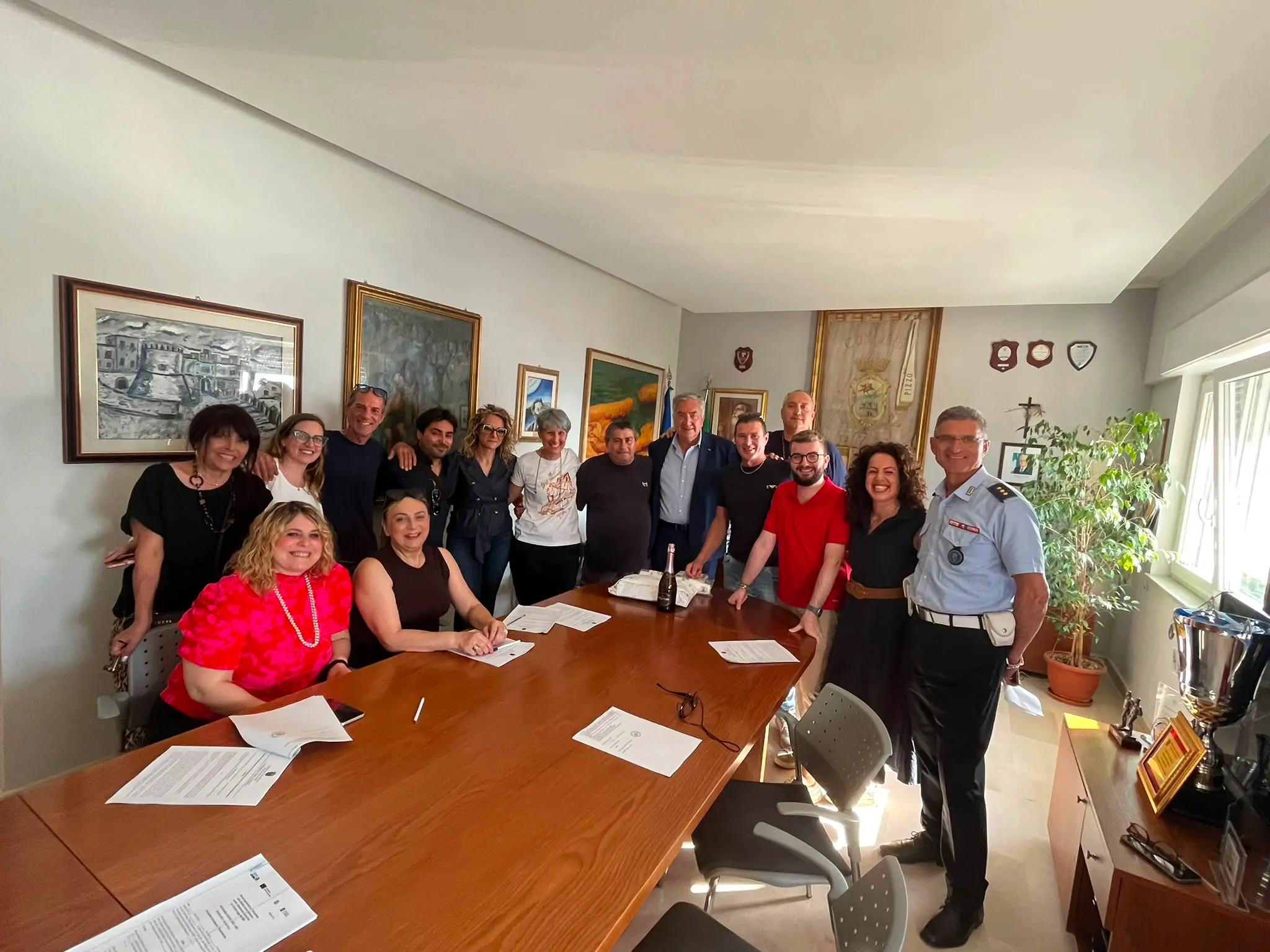 Al Comune di Pizzo\u00A0assunti otto tirocinanti, la soddisfazione del sindaco\u00A0Pititto: «Risultato importante»\n