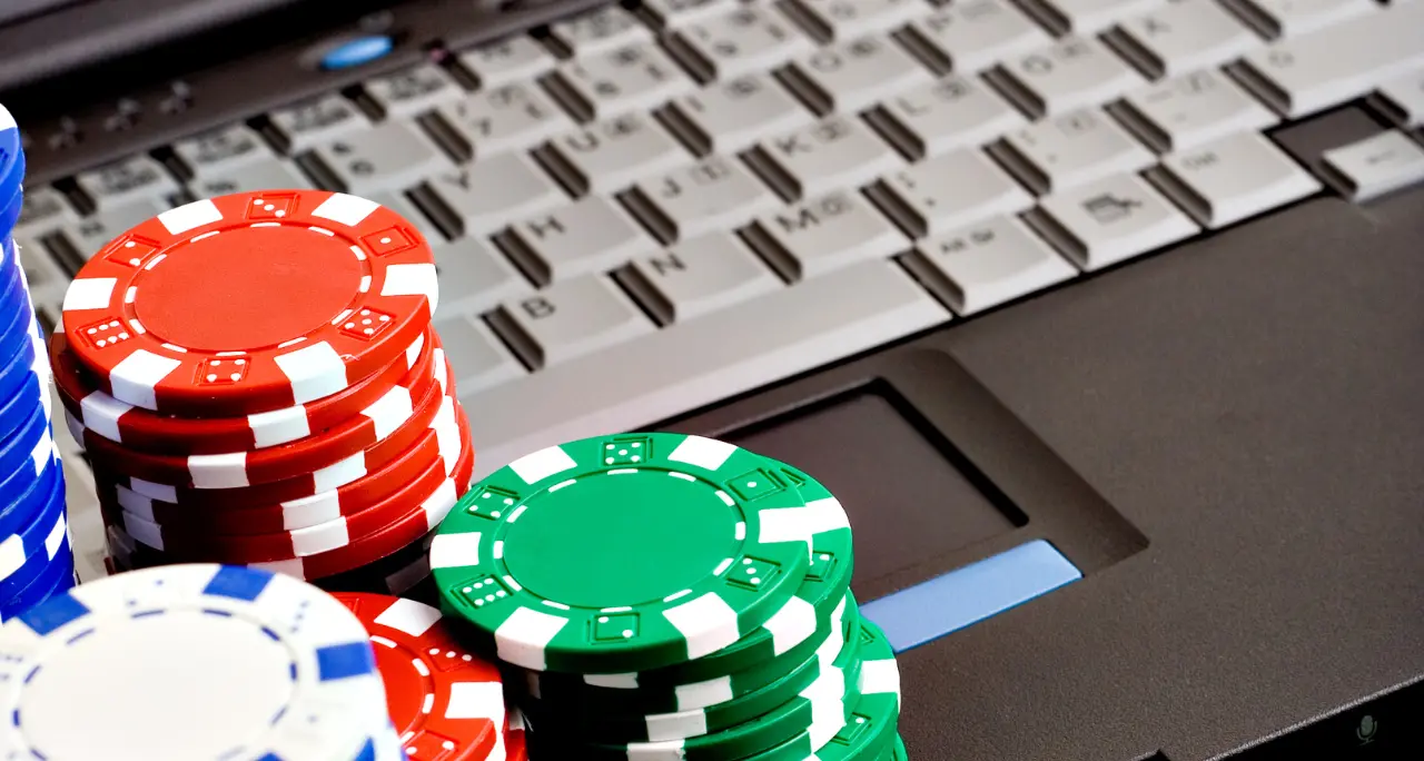 Don Panizza: «Gioco d’azzardo come la droga, cattura ricchi e poveri». In Calabria in fumo 6 miliardi di euro, tutti i dati\n