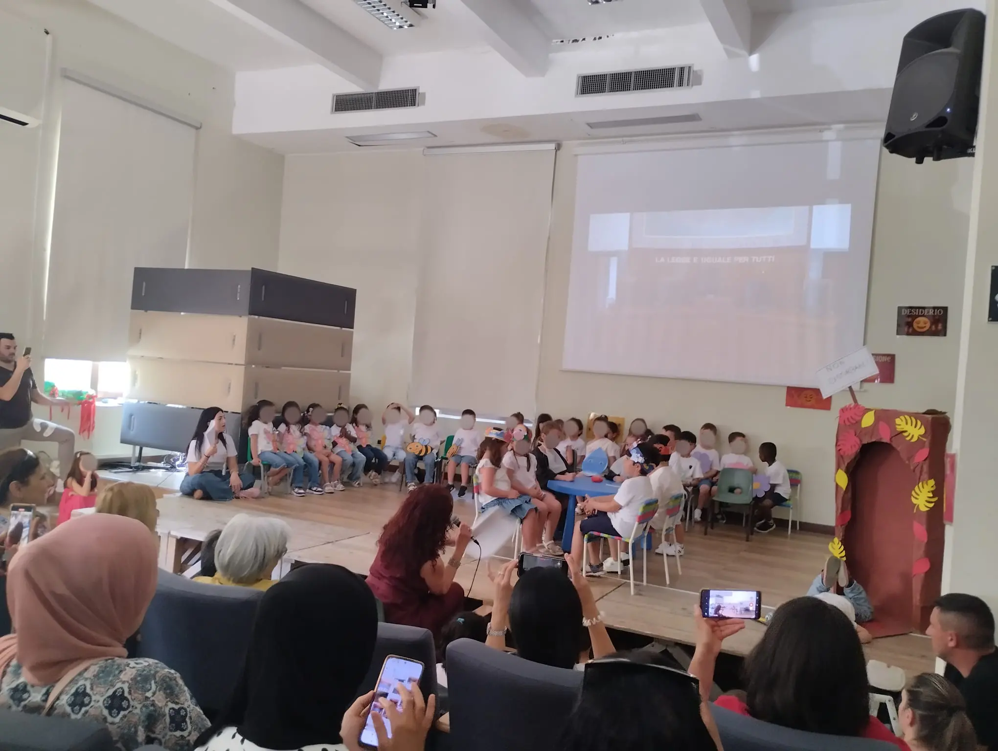 Catanzaro, all’asilo comunale va in scena “il processo alle quattro stagioni”:\u00A0i piccoli alunni hanno recitato e cantato\n
