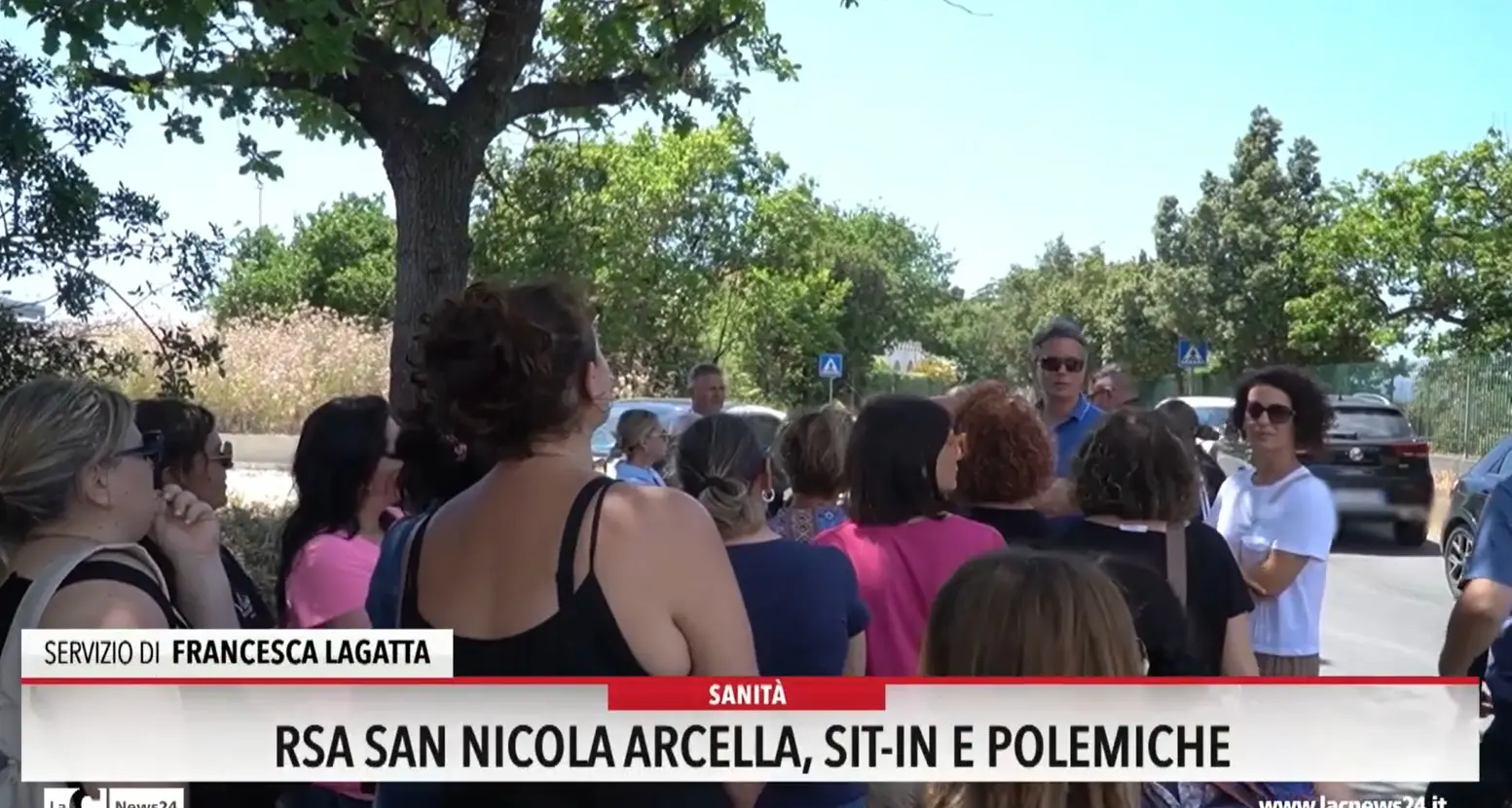 Rsa San Nicola Arcella, sit in e polemiche