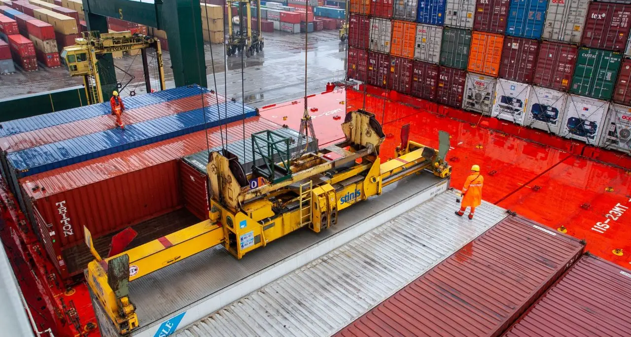 Export Calabria in frenata: perduti 9 milioni in tre mesi, si salvano farmaceutica e chimica\n