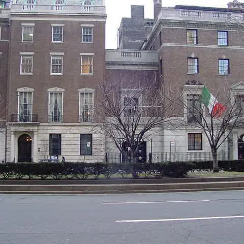 Il Sud oltre le sue bellezze, a Manhattan la narrazione cambia: da meta turistica a terra d’investimento\n