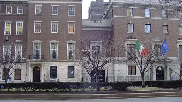 <p>L'Istituto italiano di cultura a New York</p>\\n