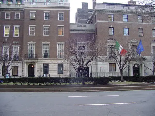 Il Sud oltre le sue bellezze, a Manhattan la narrazione cambia: da meta turistica a terra d’investimento\n