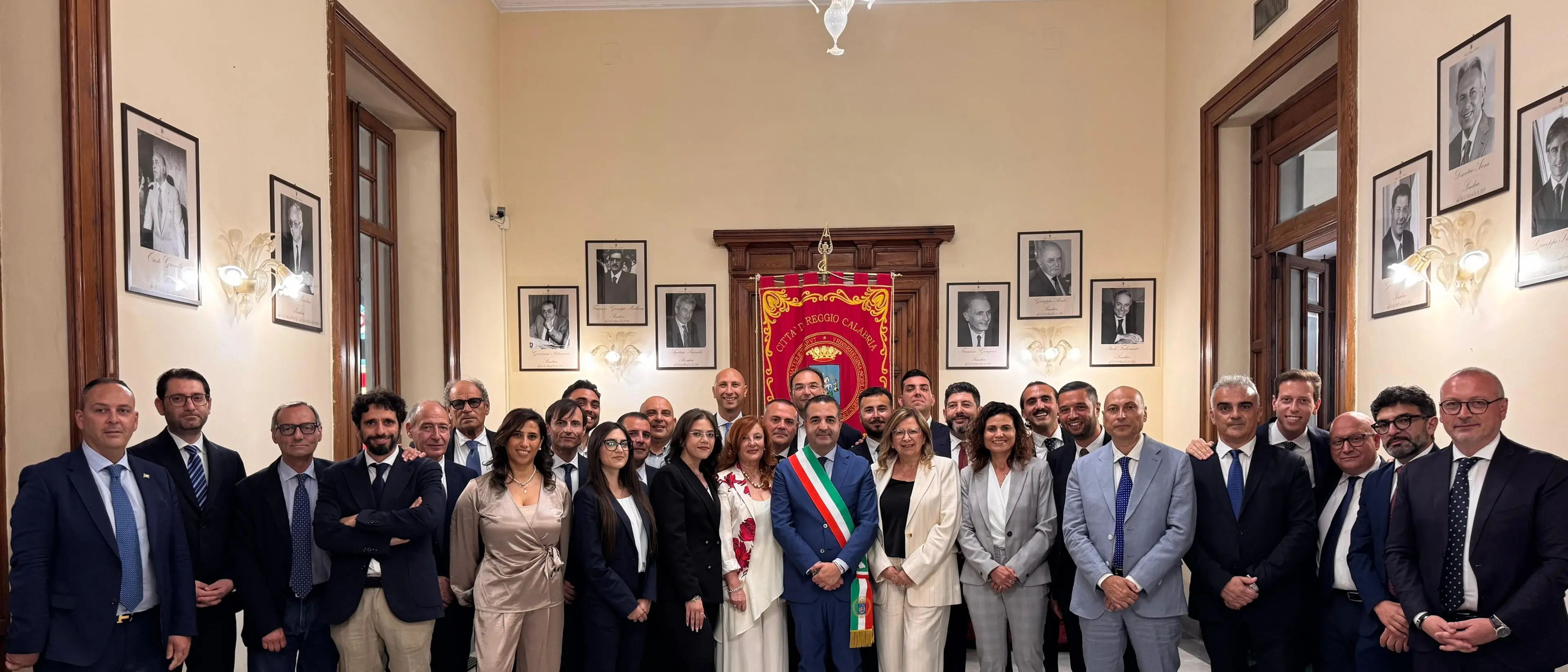 Palazzo San Giorgio accoglie i nuovi consiglieri eletti: al via una nuova stagione politica per Reggio\n