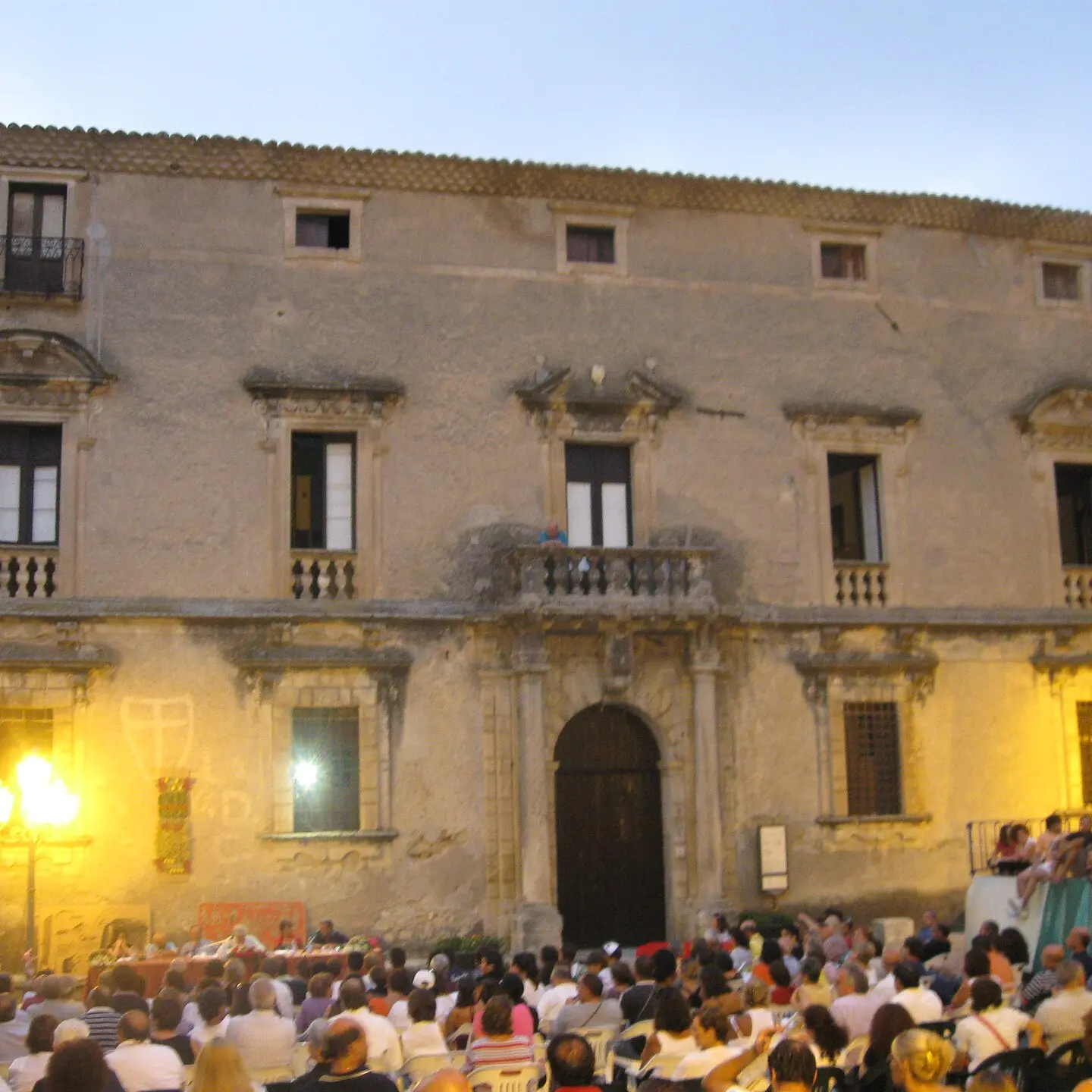 Aiello Calabro celebra l’estate del rilancio: eventi, cultura e tradizioni nel borgo tra i più belli d’Italia\n