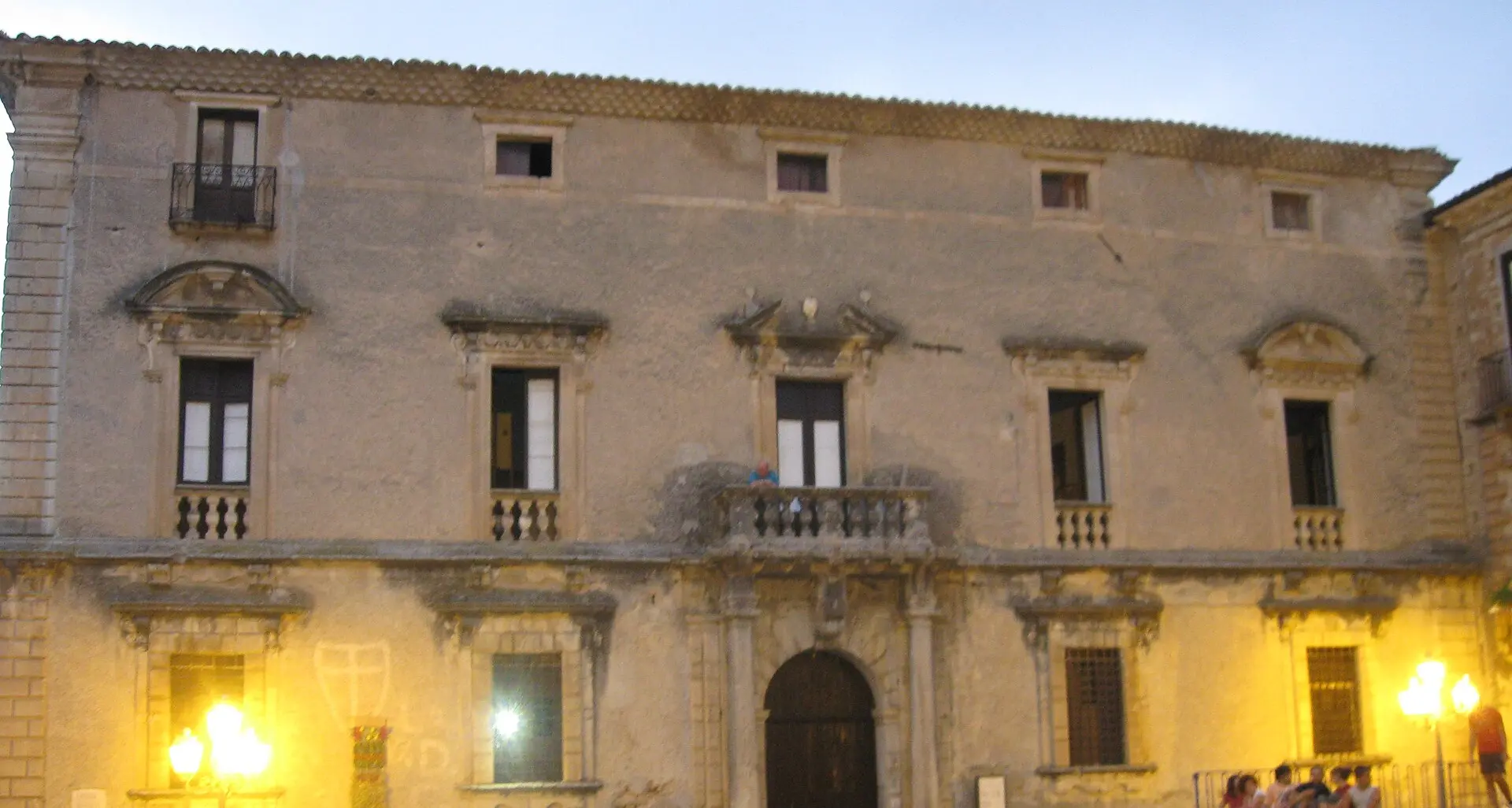 Aiello Calabro celebra l’estate del rilancio: eventi, cultura e tradizioni nel borgo tra i più belli d’Italia\n
