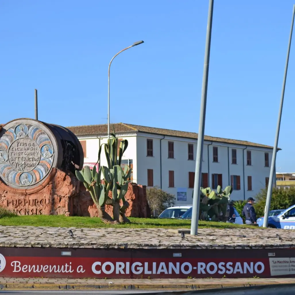 Rossano, 19enne arrestato con hashish e marijuana: in casa e in cantina oltre 130 grammi di droga\n