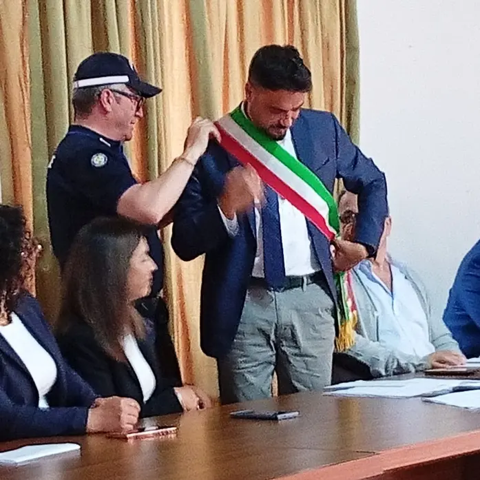 Serra San Bruno,\u00A0il rieletto sindaco Barillari giura in Consiglio e vara la nuova giunta comunale\n