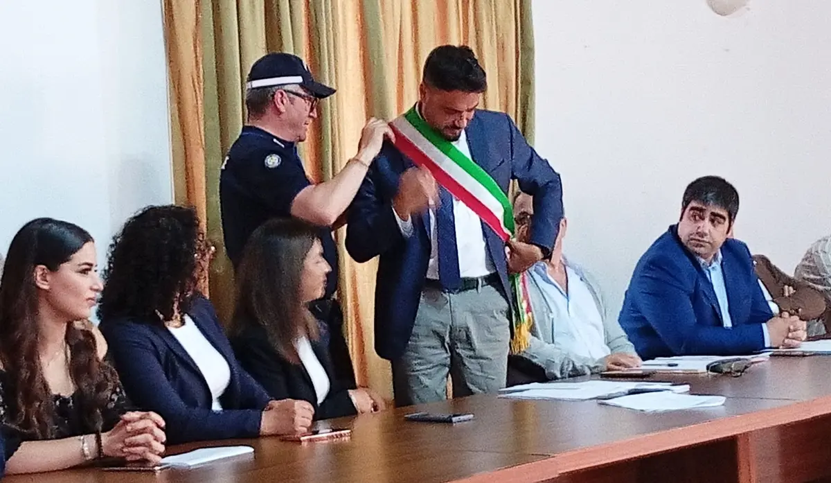 Serra San Bruno,\u00A0il rieletto sindaco Barillari giura in Consiglio e vara la nuova giunta comunale\n