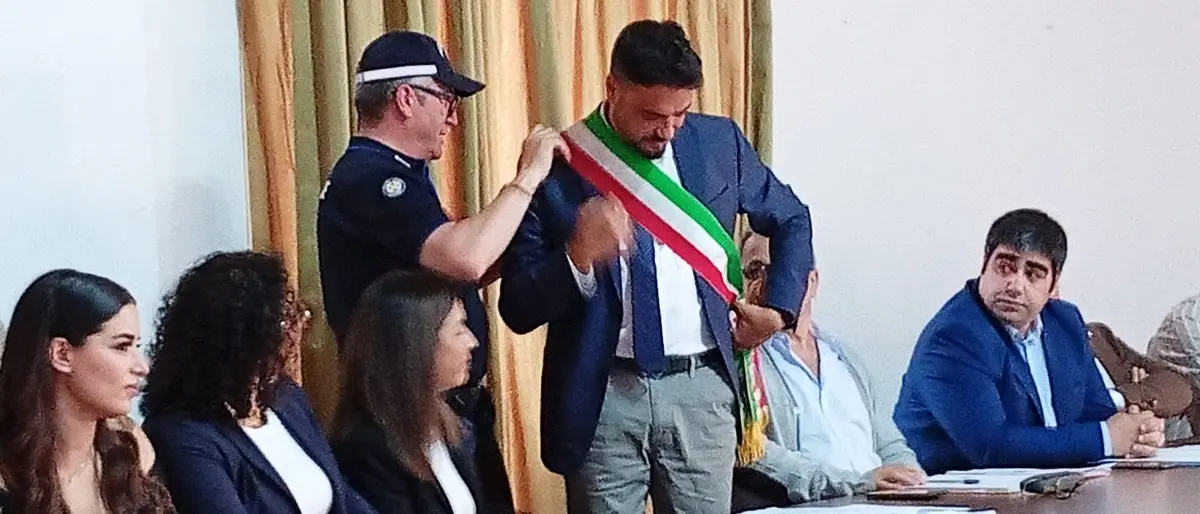 Serra San Bruno,\u00A0il rieletto sindaco Barillari giura in Consiglio e vara la nuova giunta comunale\n