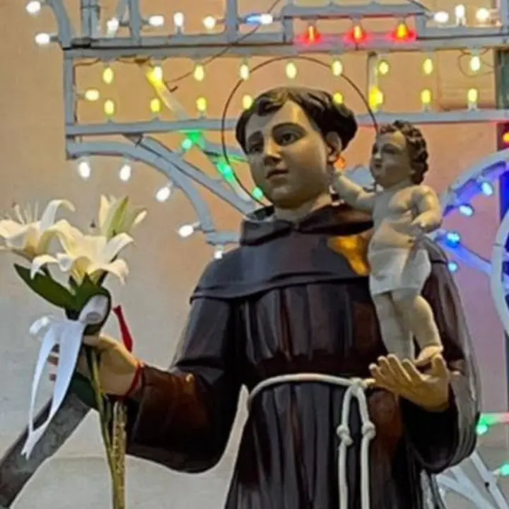La festa di Sant’Antonio riaccende a Bivona la memoria della pesca del tonno tra devozione e musica\n