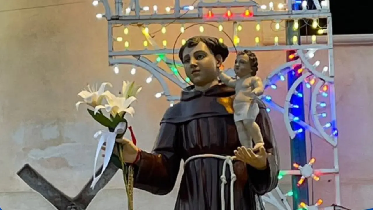 La festa di Sant’Antonio riaccende a Bivona la memoria della pesca del tonno tra devozione e musica\n
