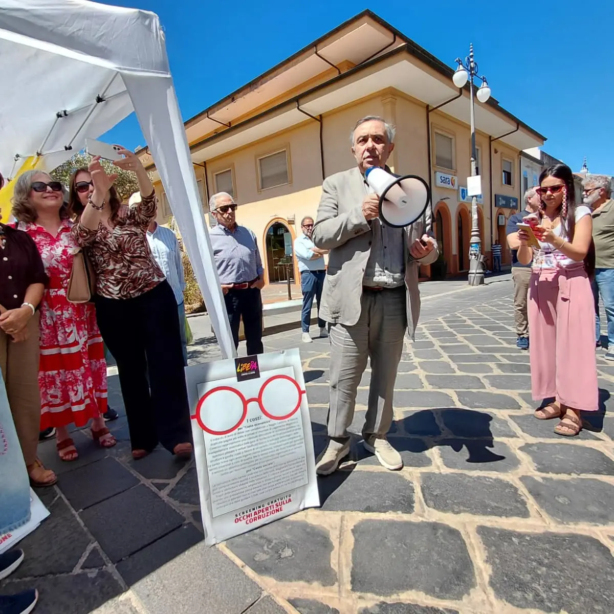 Occhio alla corruzione: a Vibo visita “oculistica” di Libera per far aprire gli occhi davanti al malaffare\n