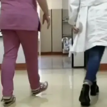 <p>Endometriosi, <span style=\"color:hsl(0, 75%, 60%);\">il grido di una 28enne</span> infermiera calabrese: «Basta ai viaggi fuori regione per curarsi». E lancia una petizione</p>