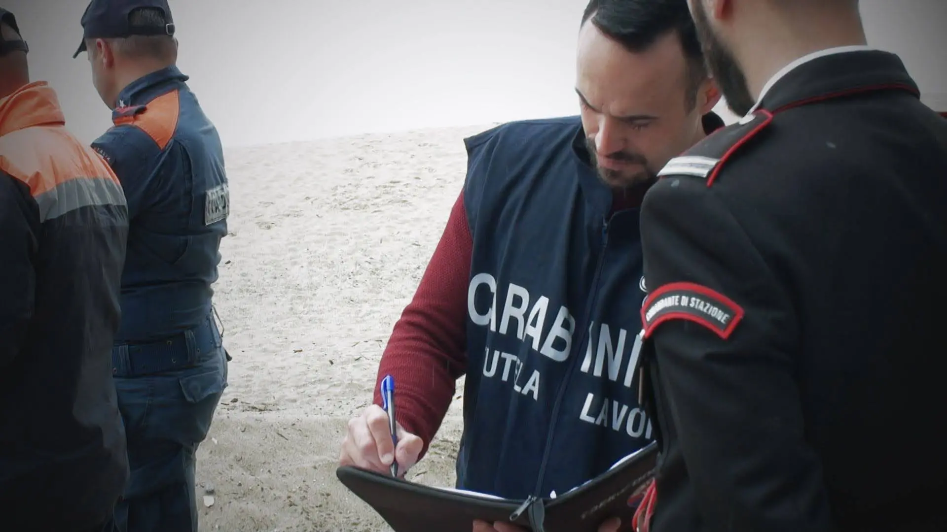 Ricadi, carabinieri in spiaggia a Grotticelle: denunciate tre persone e sequestrate attrezzature balneari\n
