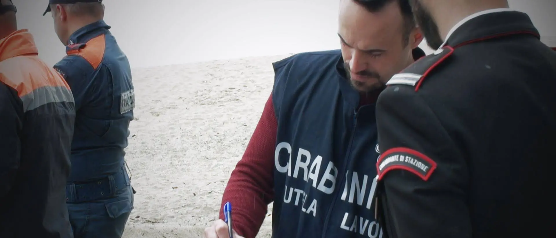 Ricadi, carabinieri in spiaggia a Grotticelle: denunciate tre persone e sequestrate attrezzature balneari\n