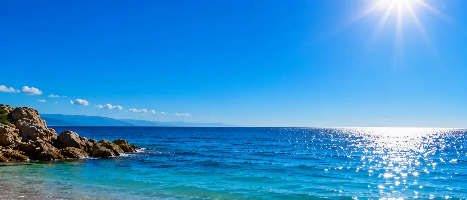 Addio fresco, in Calabria irrompe l’estate\u00A0con temperature fino a 33 gradi: ecco dove farà più caldo\n