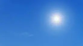 <p>Addio fresco, l'estate irrompe con temperature fino a 33 gradi: ecco le previsioni</p>