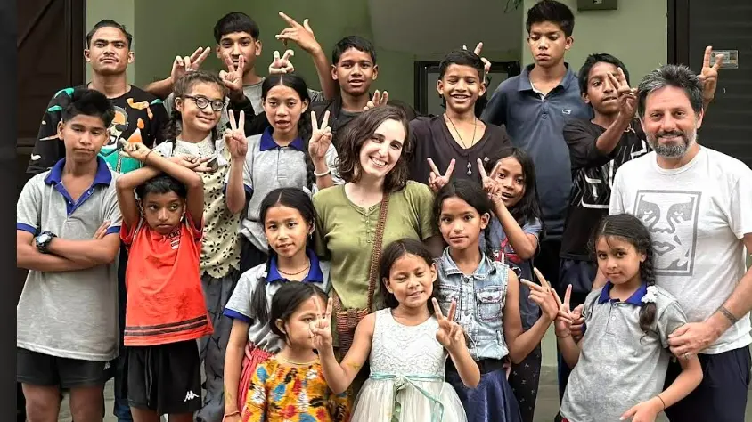 <p>Dal cuore della Calabria alle montagne del Nepal per aiutare i bambini: «Lì bastano <span style=\"color:hsl(0, 75%, 60%);\">10 euro per cambiare le cose</span>»</p>