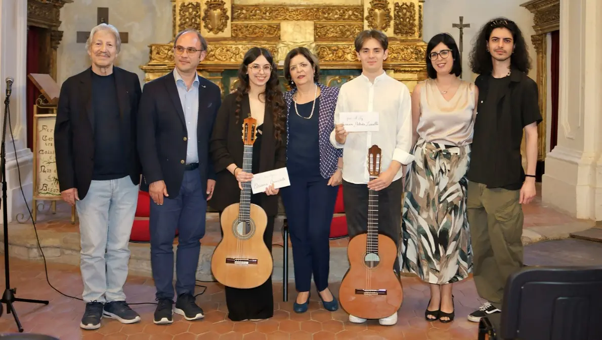 Catanzaro, emozioni al Memorial Luigi Tolomeo: musica e borse di studio per i giovani talenti\n